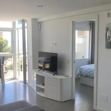 Апартаменти Modern 2 Bed With Sea Views, Bonanza *