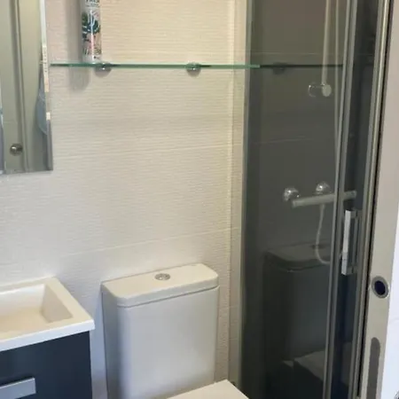 Апартаменти Modern 2 Bed With Sea Views, Bonanza *