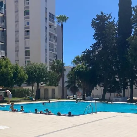 Modern 2 Bed With Sea Views, Bonanza Бенальмадена